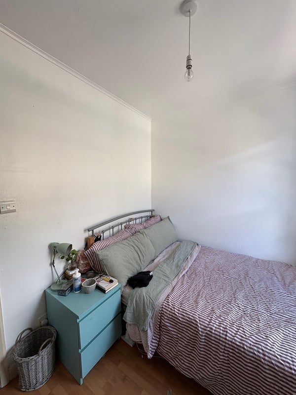 Room Yalding Road in Greater London
