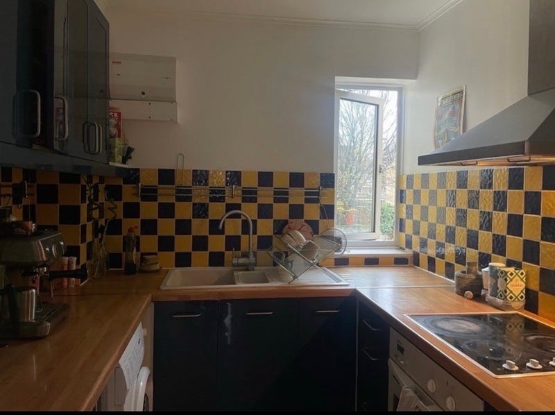 Room Yalding Road in Greater London