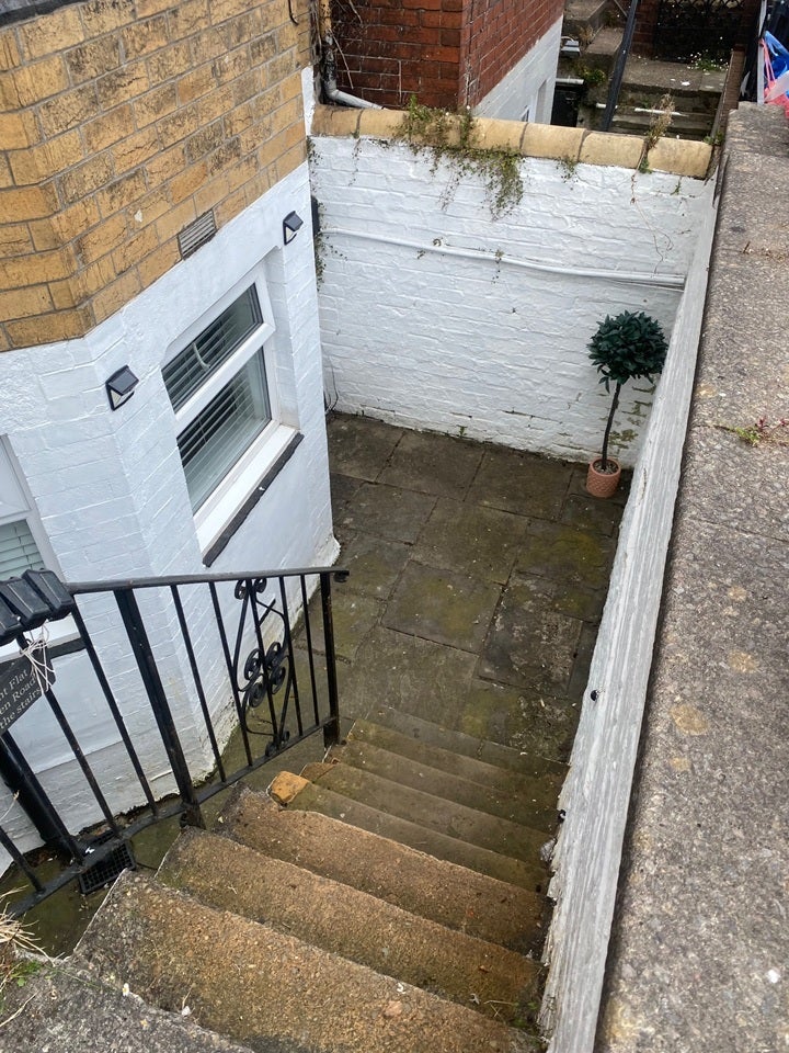 Flat Morden Road in Newport