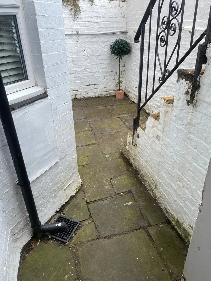 Flat Morden Road in Newport