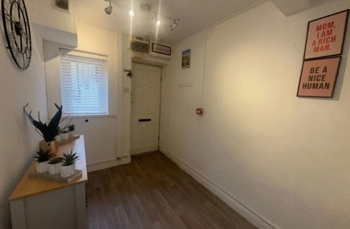 Flat Morden Road in Newport