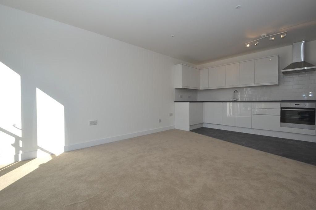 Flat Springfield Place in Greater London