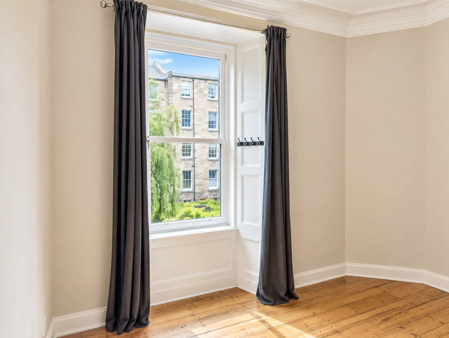 Flat Royston Terrace in City of Edinburgh