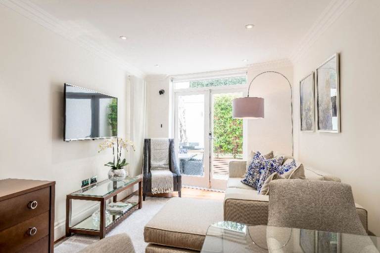 Flat Kensington Gardens Square in City of Westminster