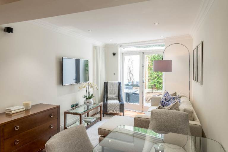 Flat Kensington Gardens Square in City of Westminster