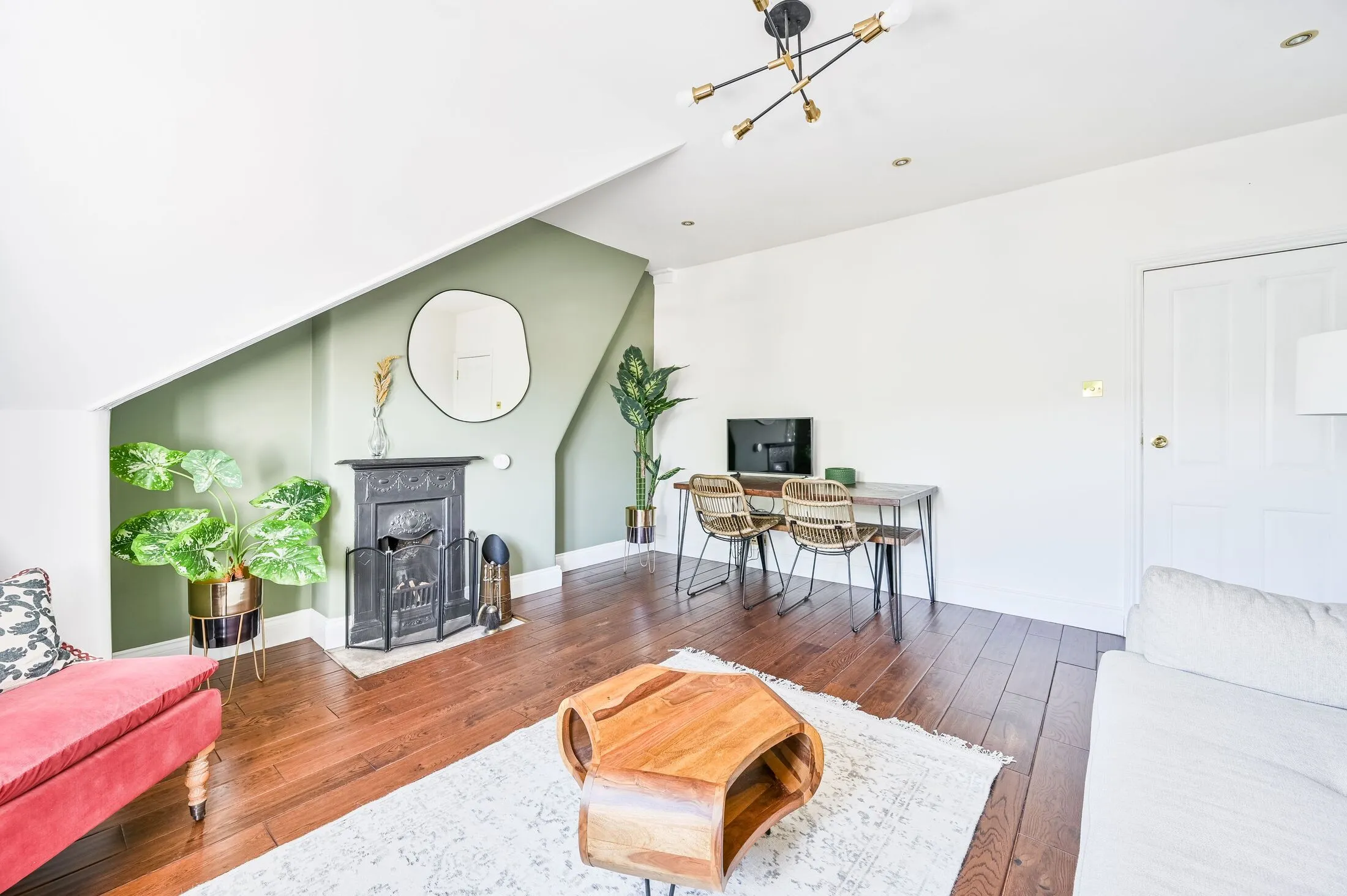 Flat Charlton Road in Greater London