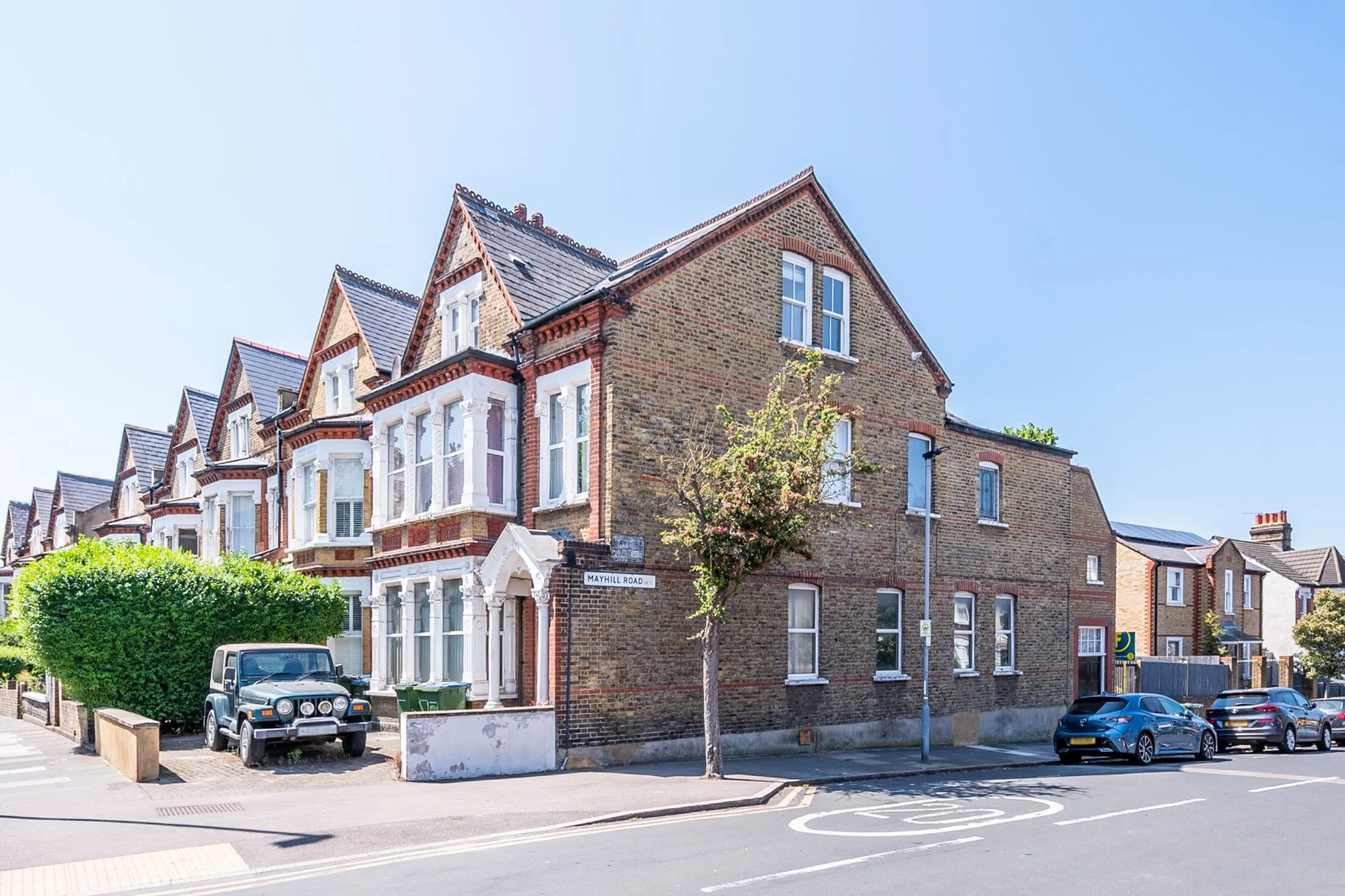 Flat Charlton Road in Greater London
