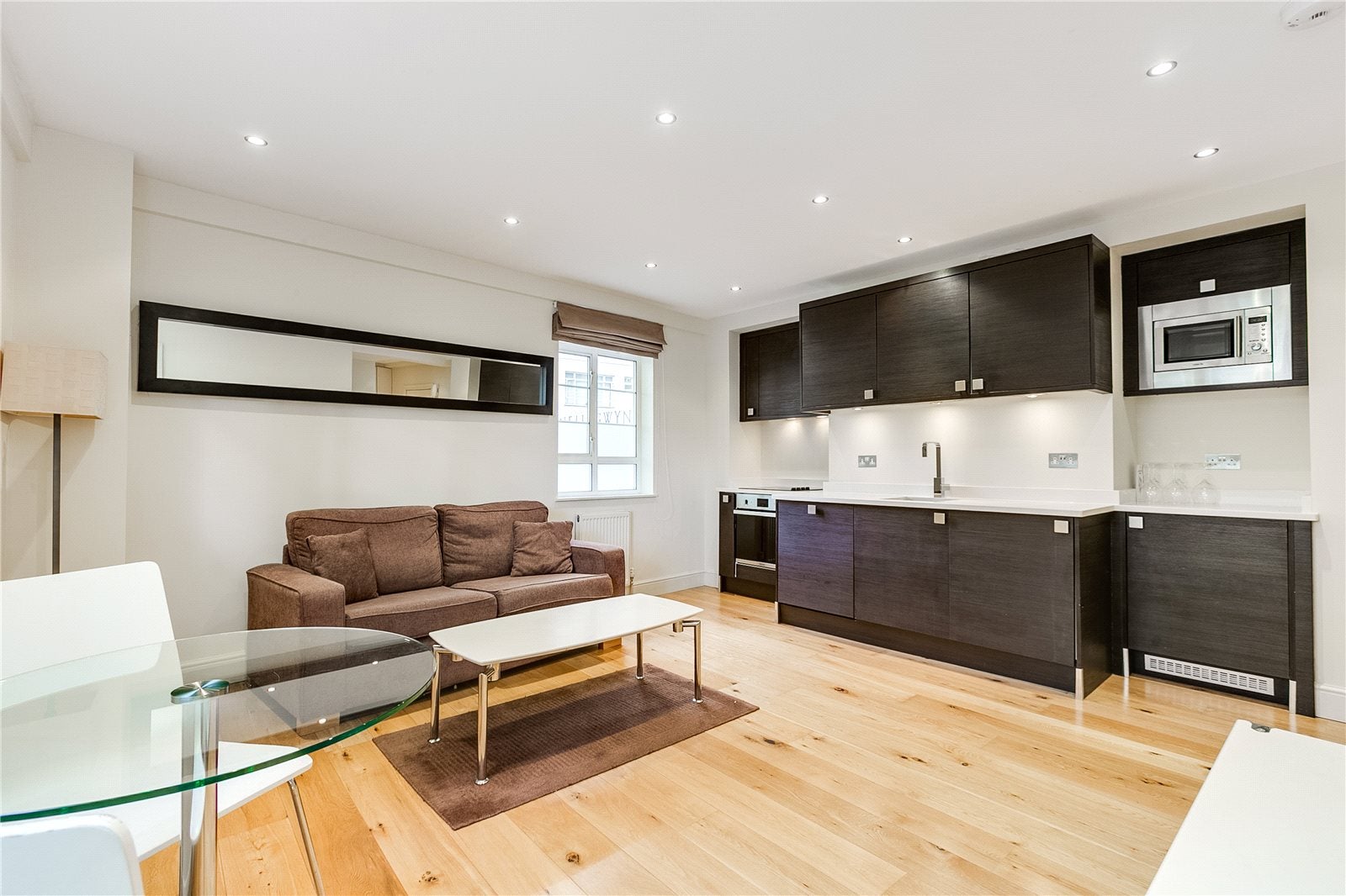 Flat Sloane Avenue in Greater London
