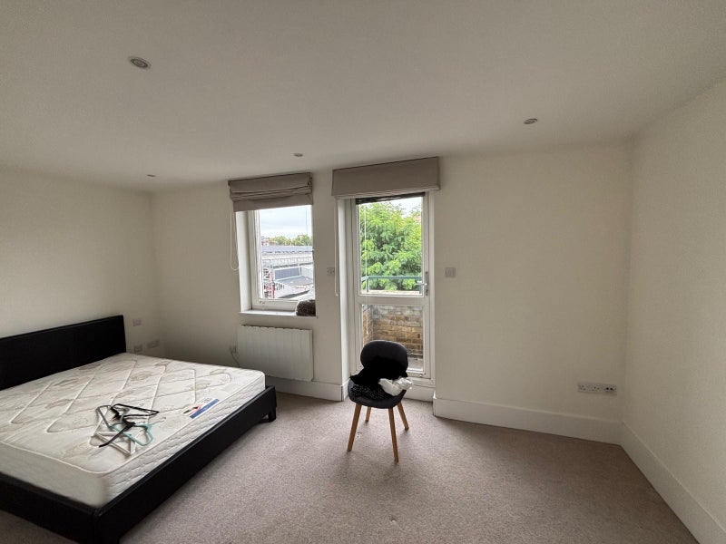 Room Rossmore Road in City of Westminster