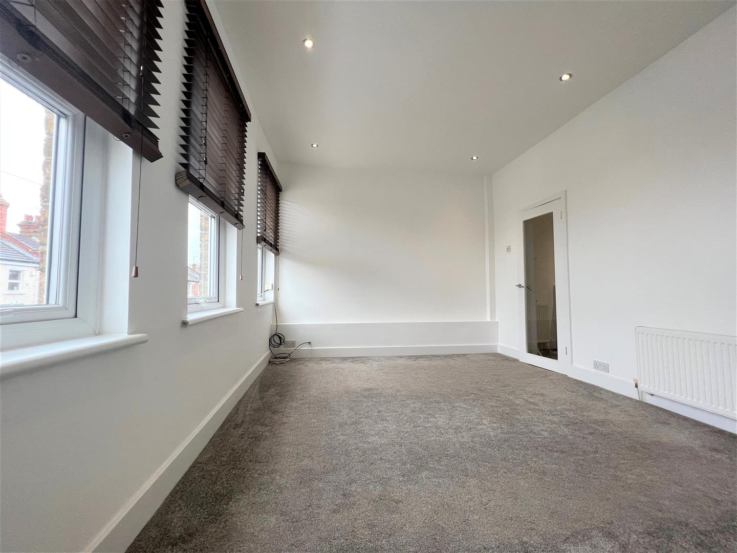 Flat Salisbury Avenue in Southend-on-Sea