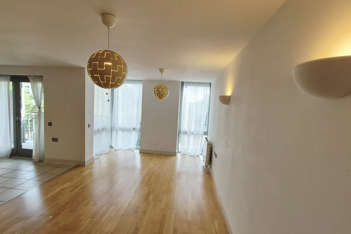 Flat Hunt Close in Greater London