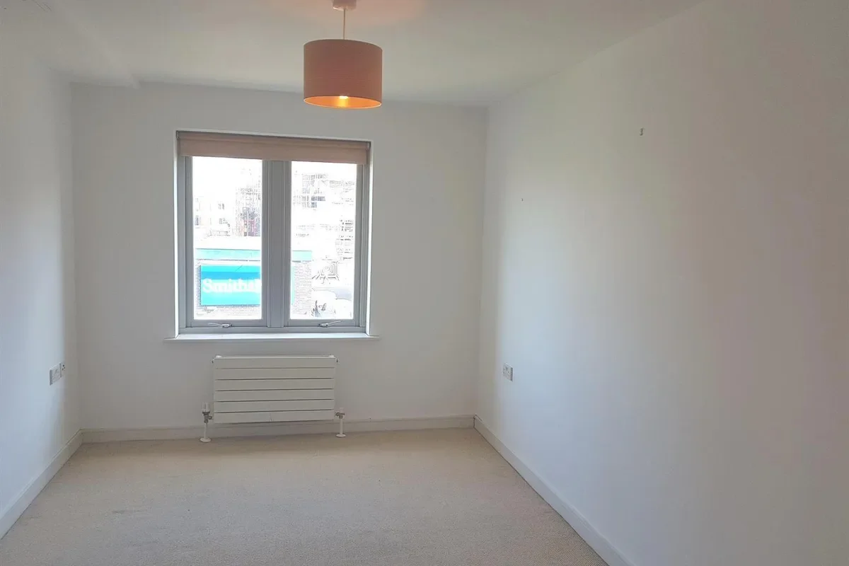 Flat Hunt Close in Greater London