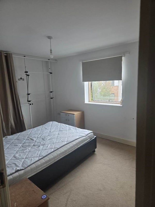 Room Apple Grove in Greater London