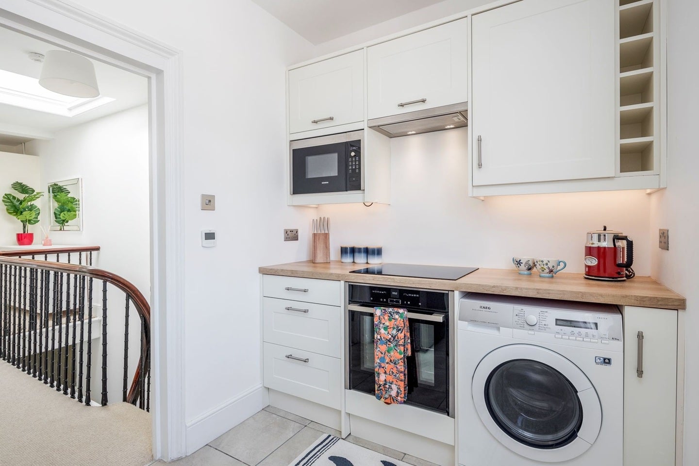 Flat Petersham Place in Greater London