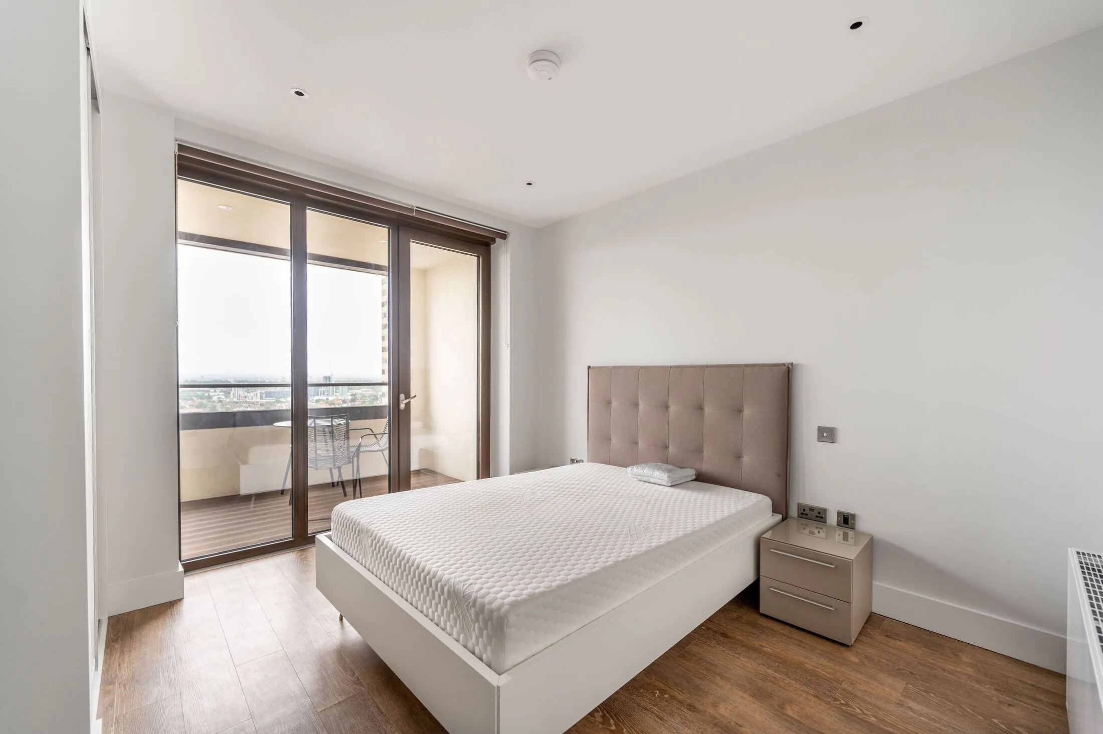 Flat Park Lane in Greater London