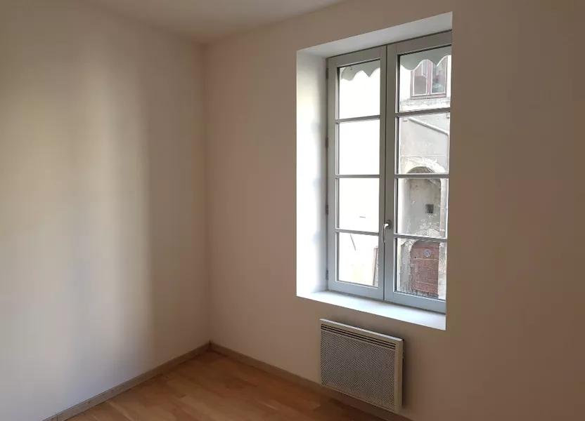 Appartement Rue Louis Bruguier Roure à Pont-Saint-Esprit