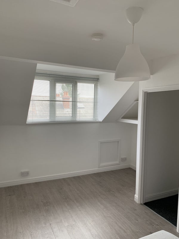 Room Staniforth Road in Sheffield