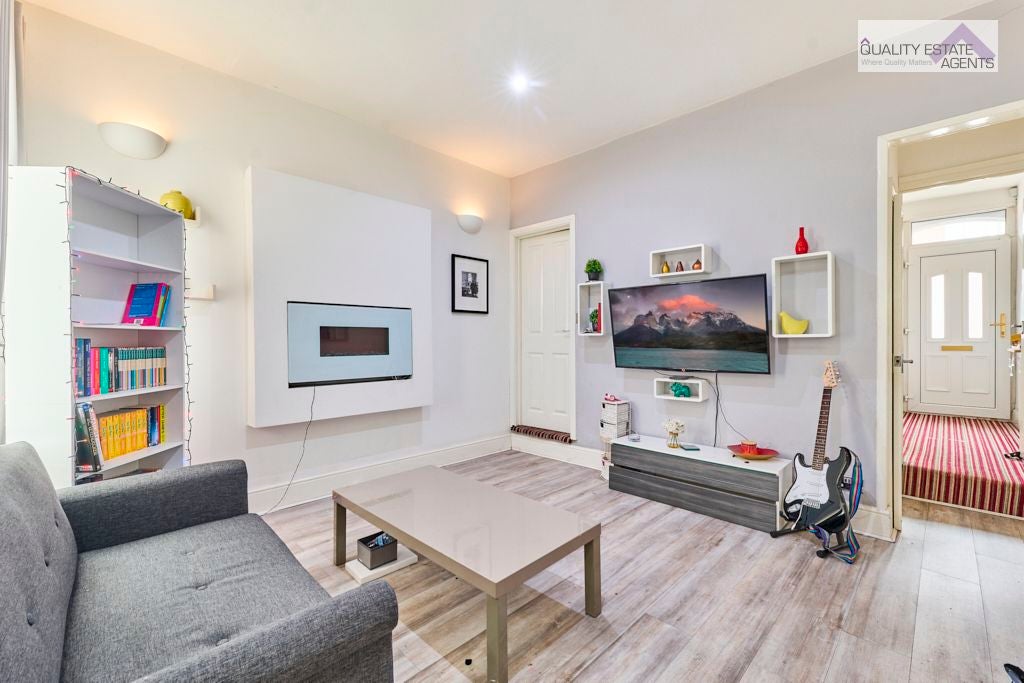 Room Stanfield Road in Stoke-on-Trent
