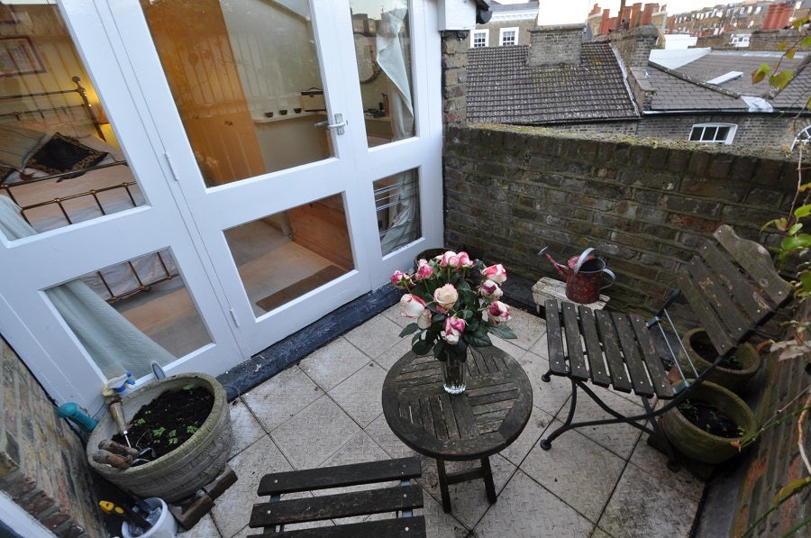 Flat Moreton Street in City of Westminster