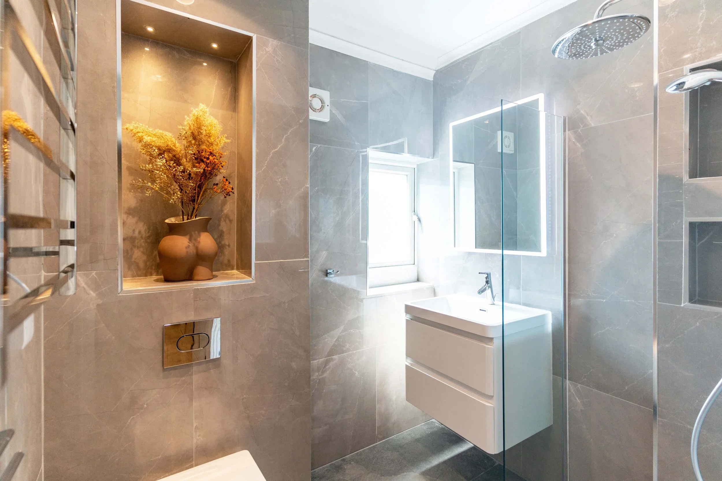 Flat Bath Road in Greater London