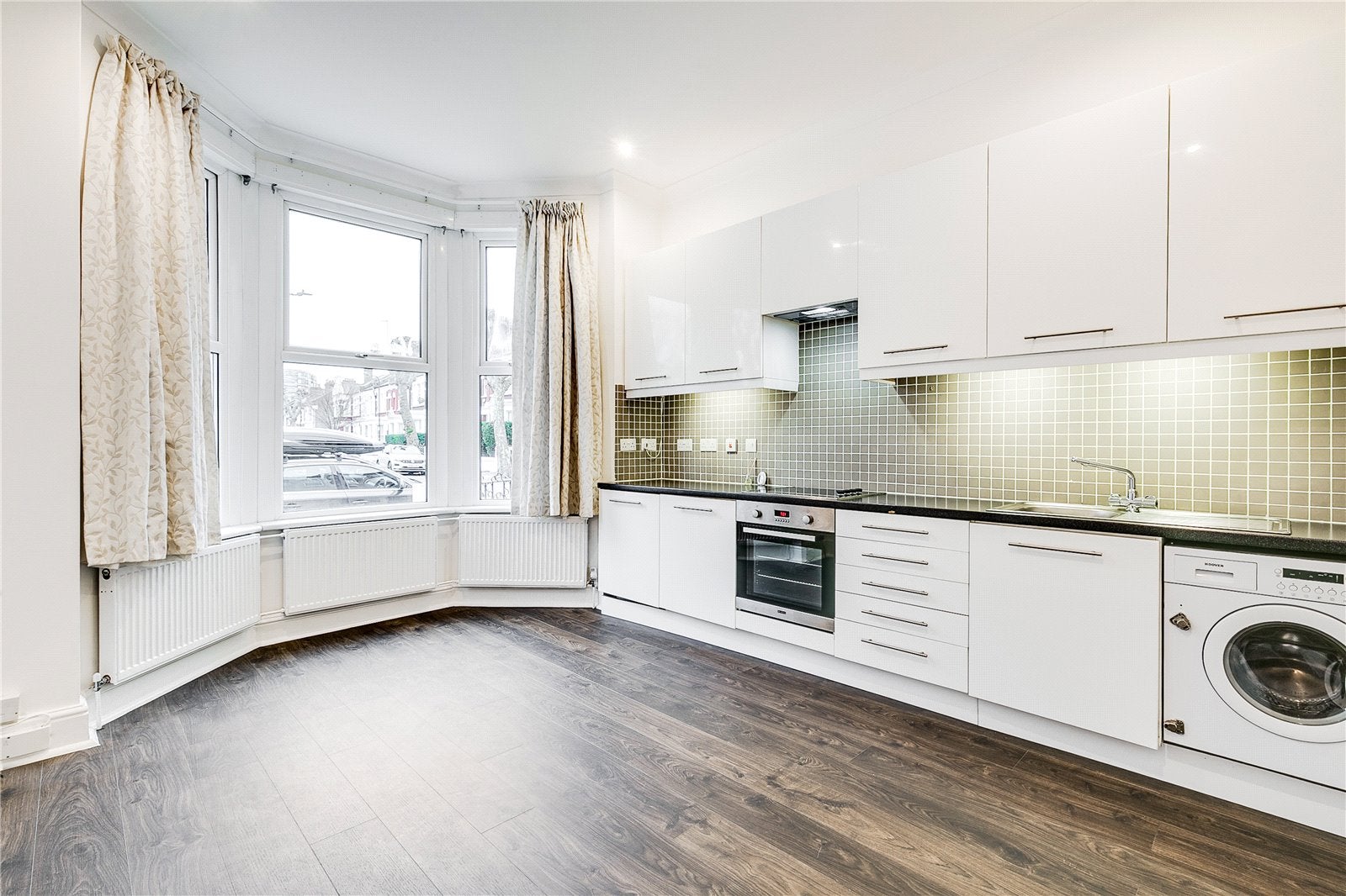 Flat Hartland Road in Greater London