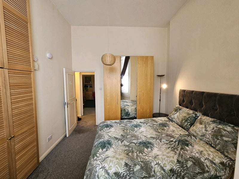 Flat Philbeach Gardens in Greater London