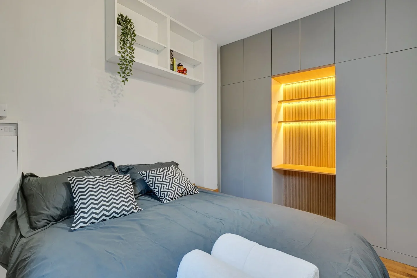 Flat Tanner Street in Greater London