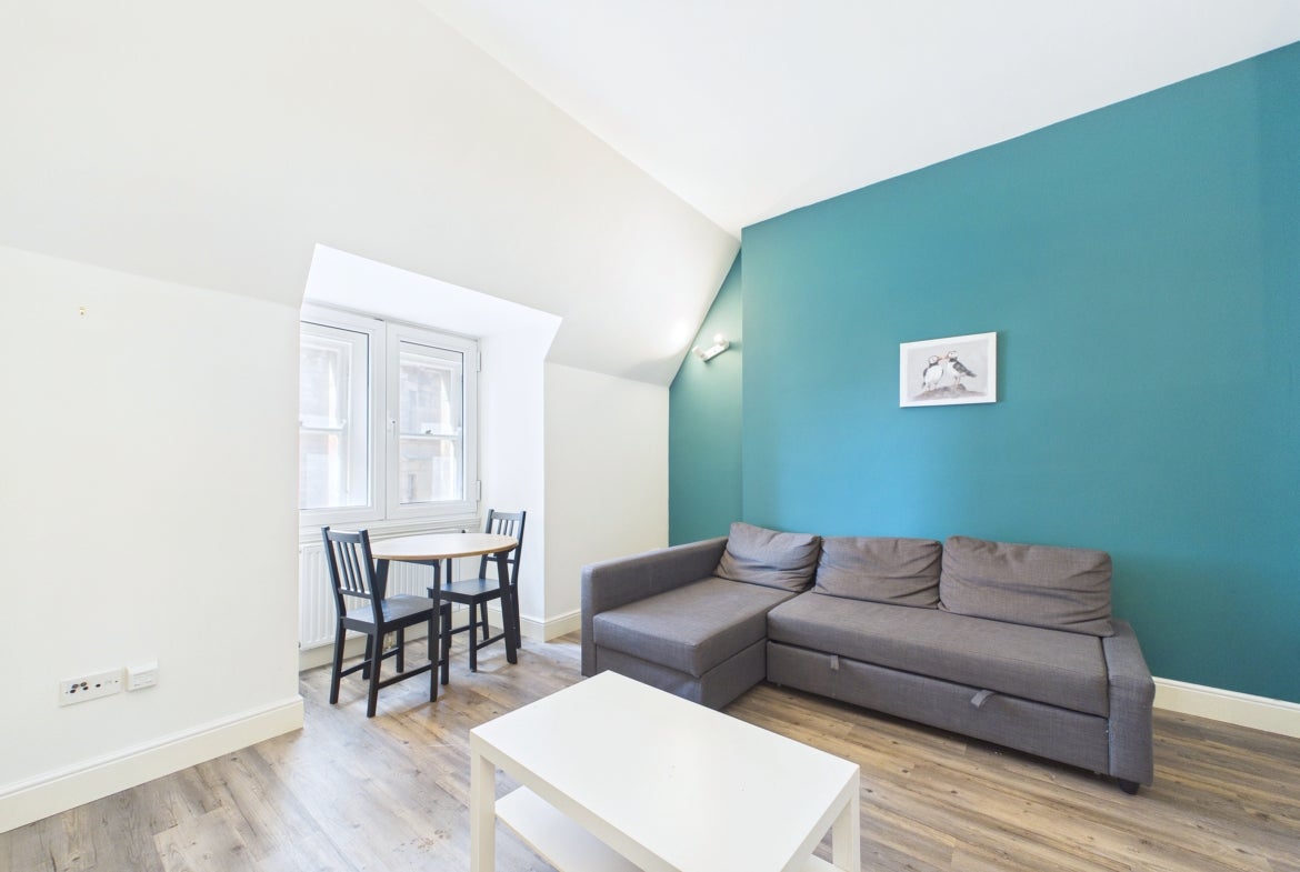 Flat West Regent Street in Glasgow