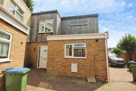 House Unity Mews in Greater London