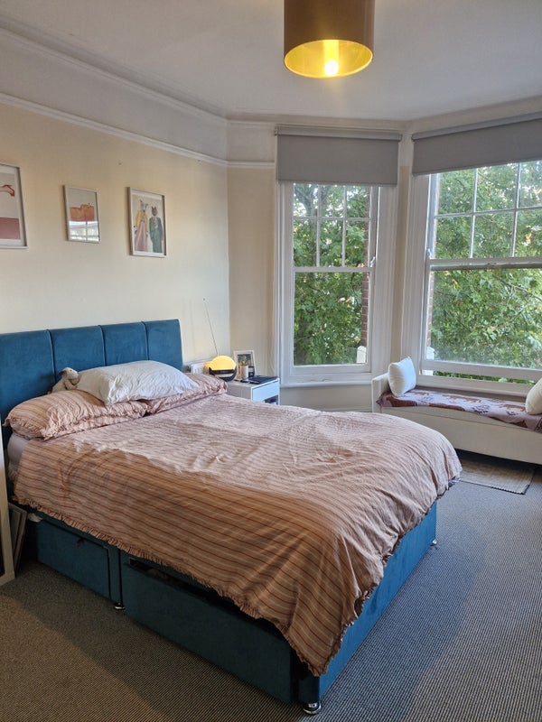 Flat Prince of Wales Drive in Greater London