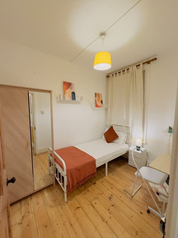 Room Welham Road in Greater London