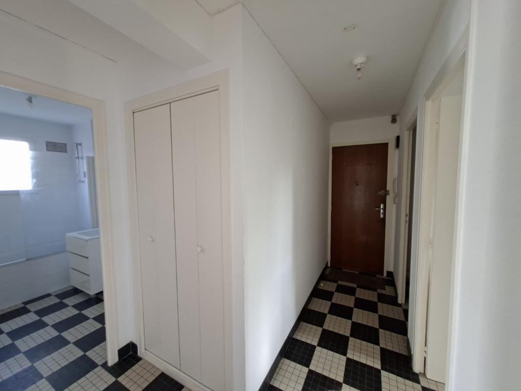 Flat Avenue Gros Malhon in Rennes