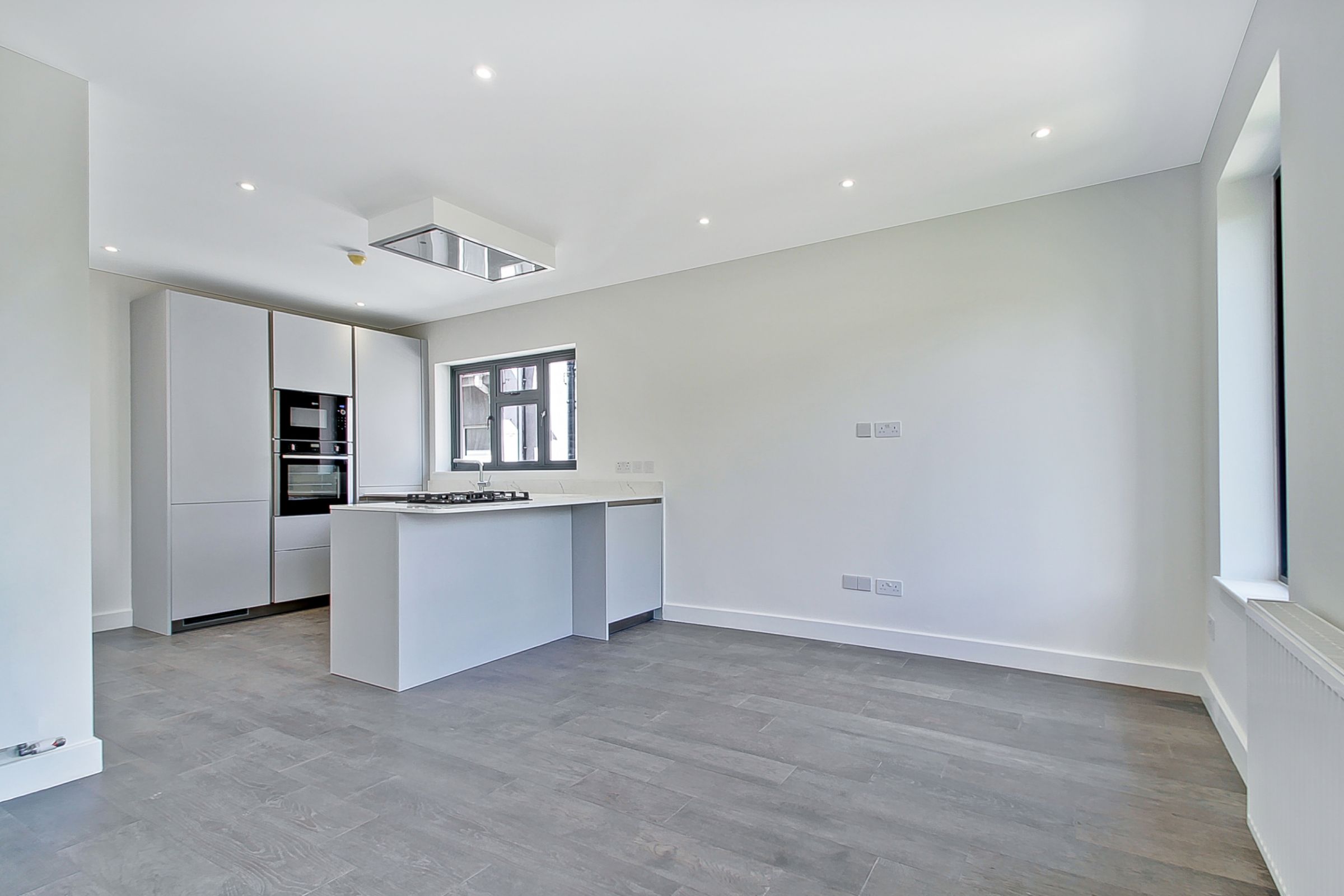 Flat Hendon Way in Greater London