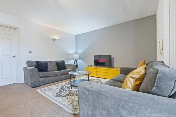 Flat Cavendish Court in Derby