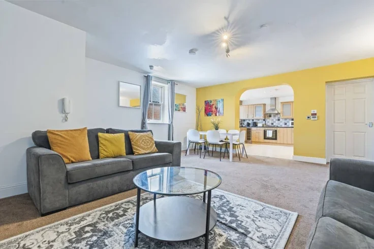 Flat Cavendish Court in Derby