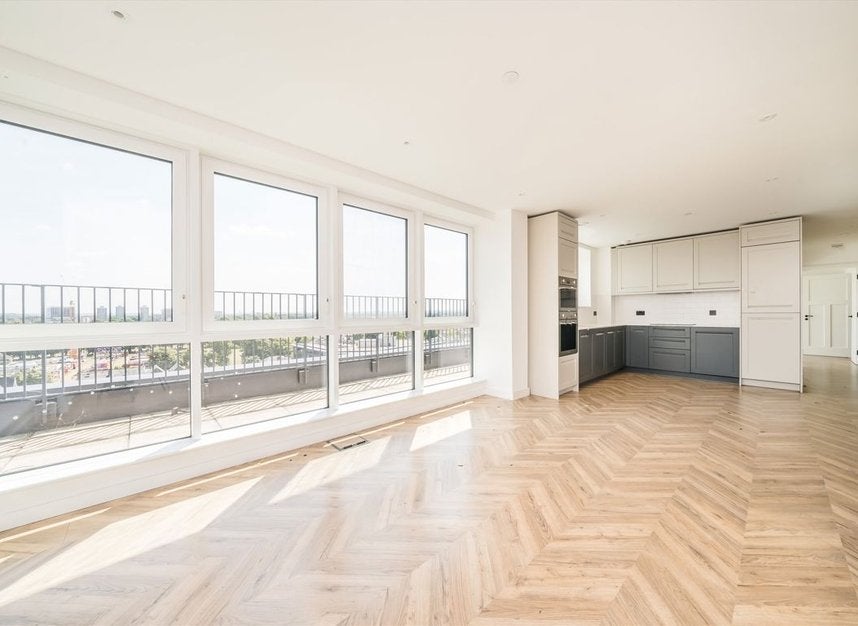 Flat Ashdown Road in Greater London