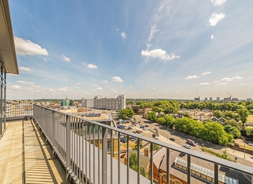Flat Ashdown Road in Greater London