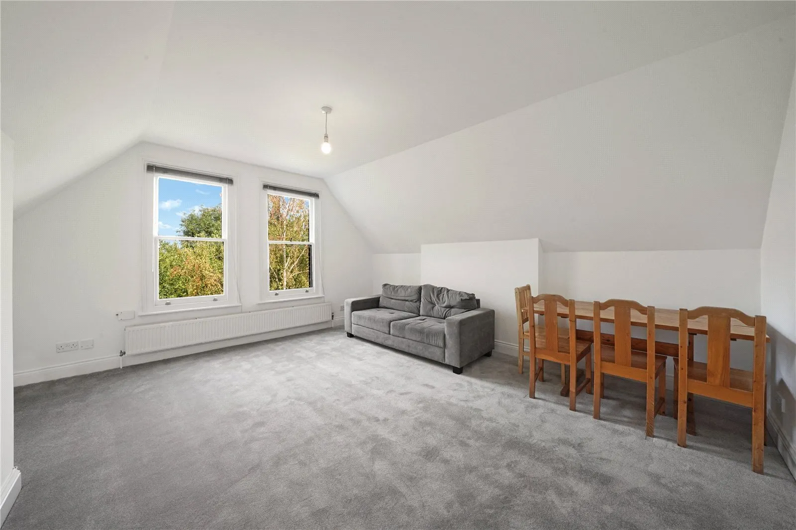 Flat Minster Road in Greater London