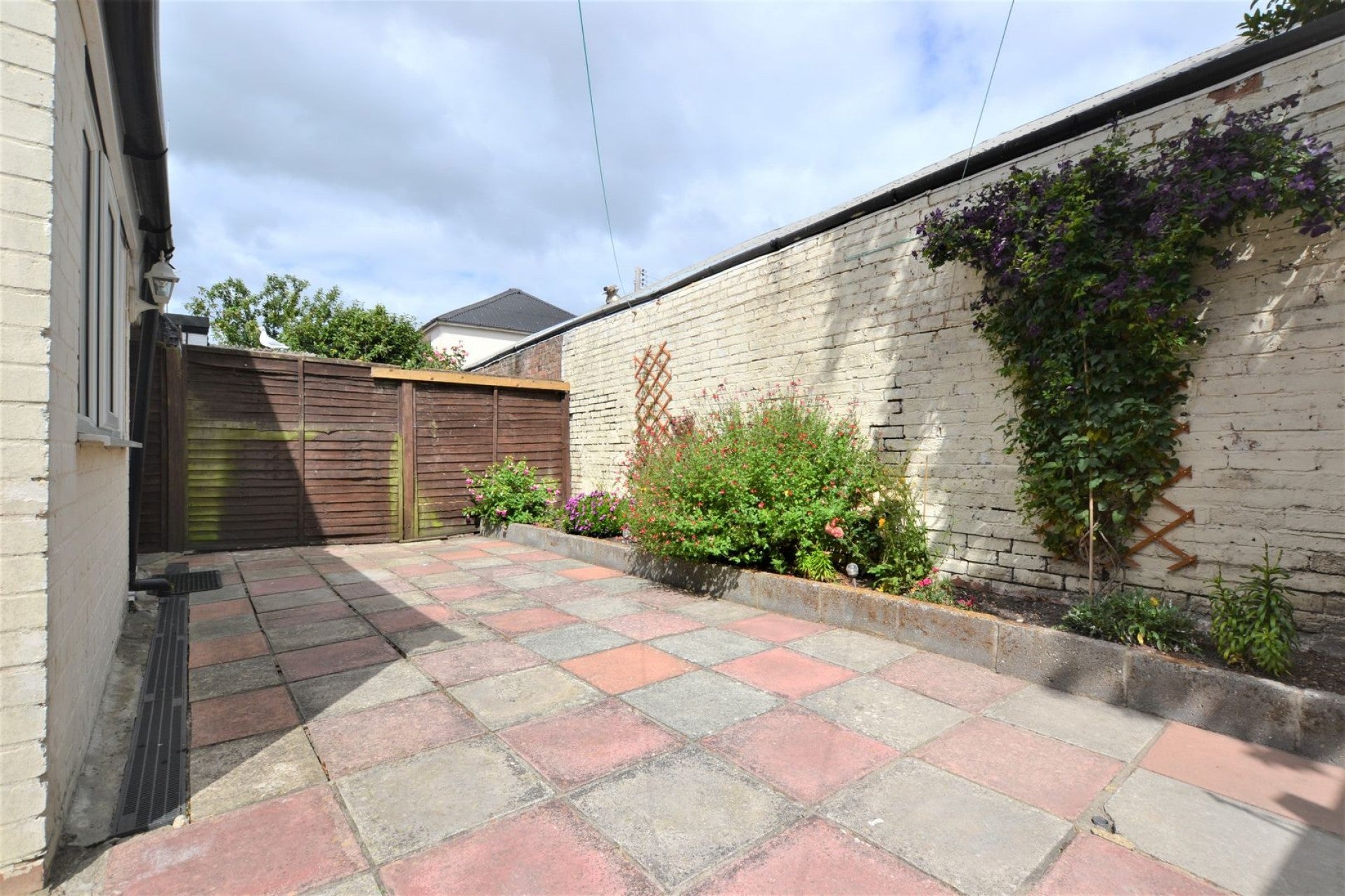 House Station Road in Rother
