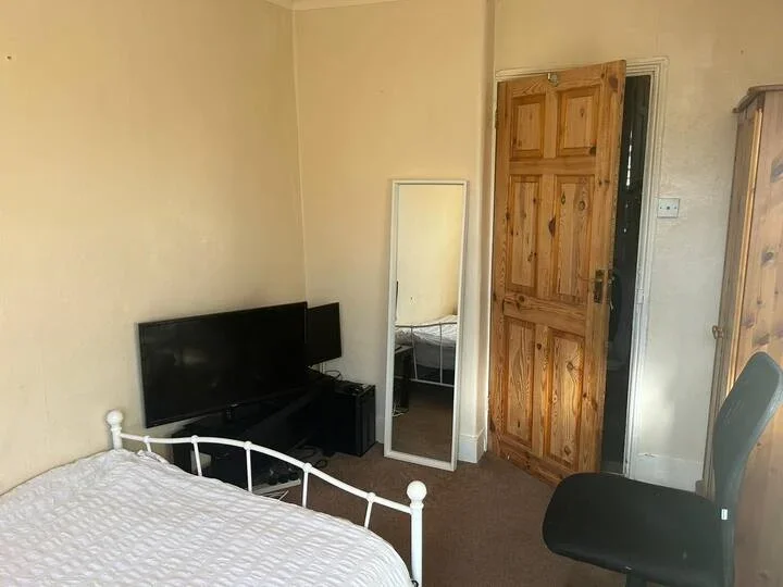 Room Boswell Road in Greater London