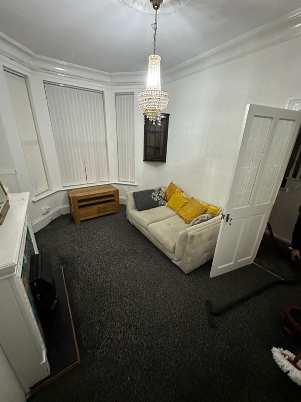 Room Balne Lane in Wakefield