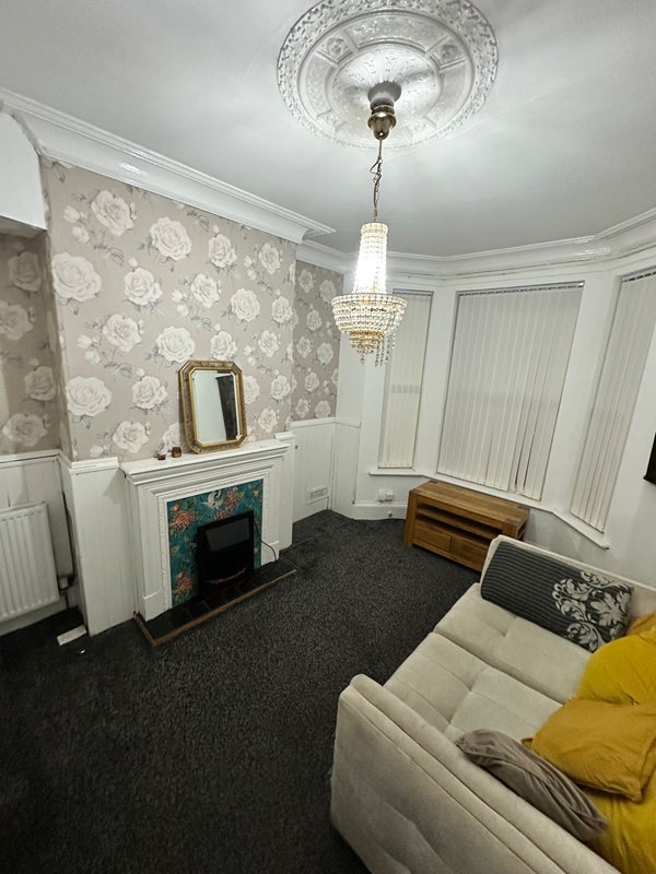 Room Balne Lane in Wakefield