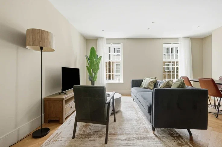 Flat Cheyne Walk in Greater London