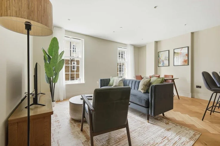 Flat Cheyne Walk in Greater London