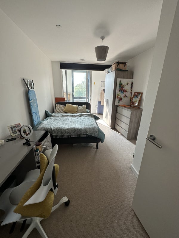 Room Salamanca Place in Greater London