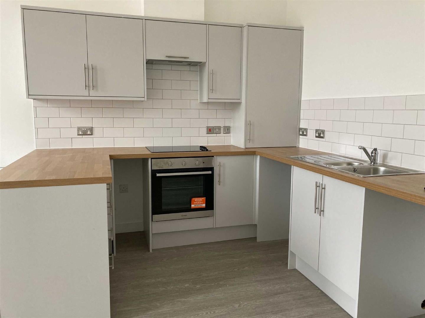 Flat Radnor Park Avenue in Folkestone and Hythe District