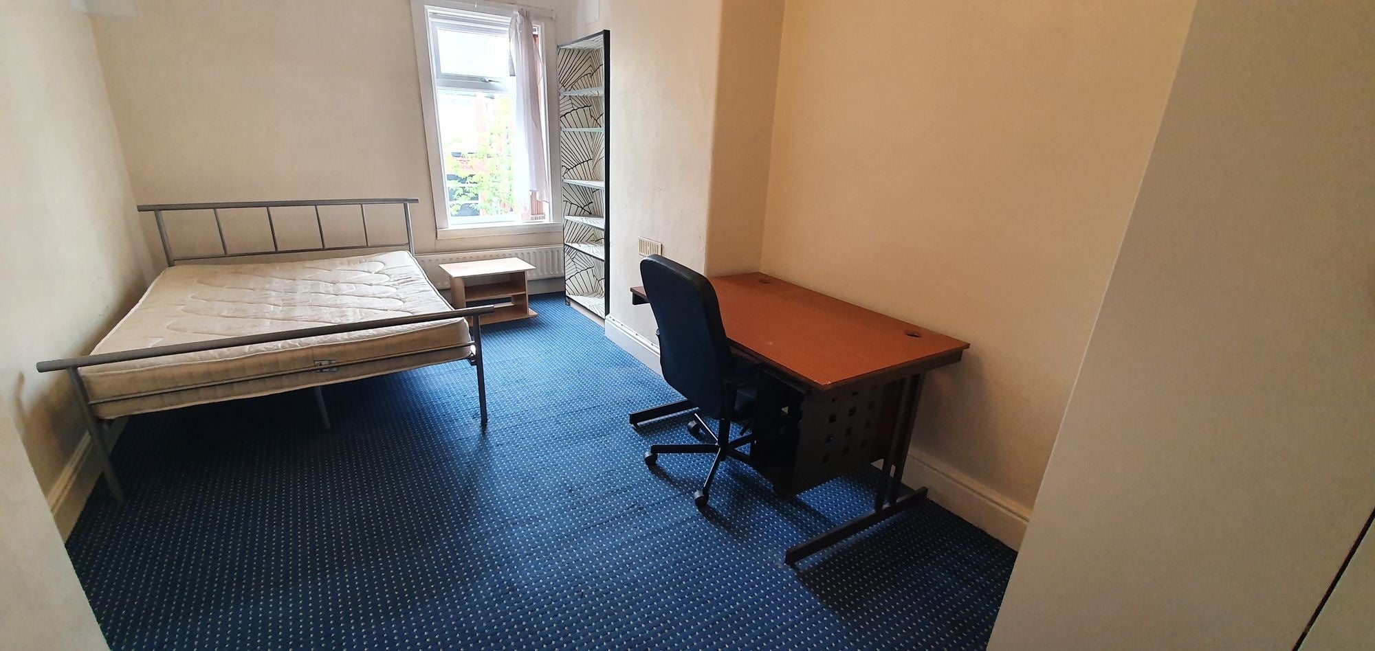 Room Langdale Road in Manchester