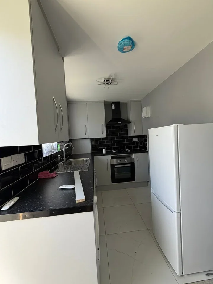 Flat Findhorn Avenue in Greater London