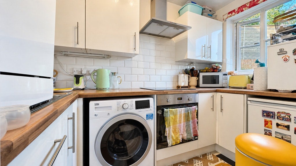 Flat Godolphin Place in Greater London