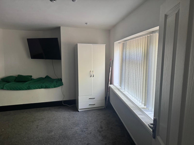 Flat Sandford Road in Birmingham